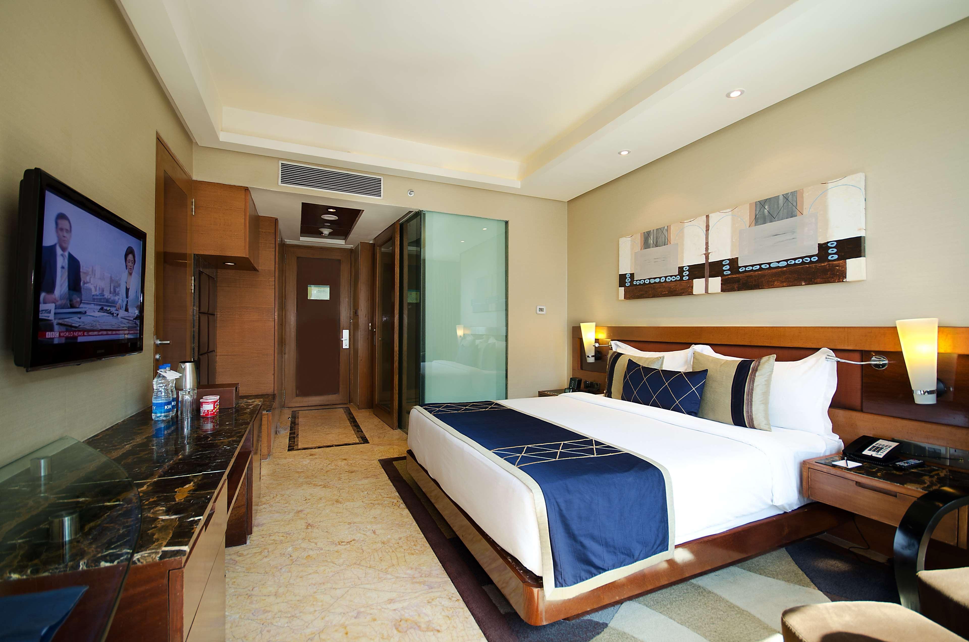 Radisson Blu Kaushambi Delhi Ncr Hotel Ghaziabad Exterior foto