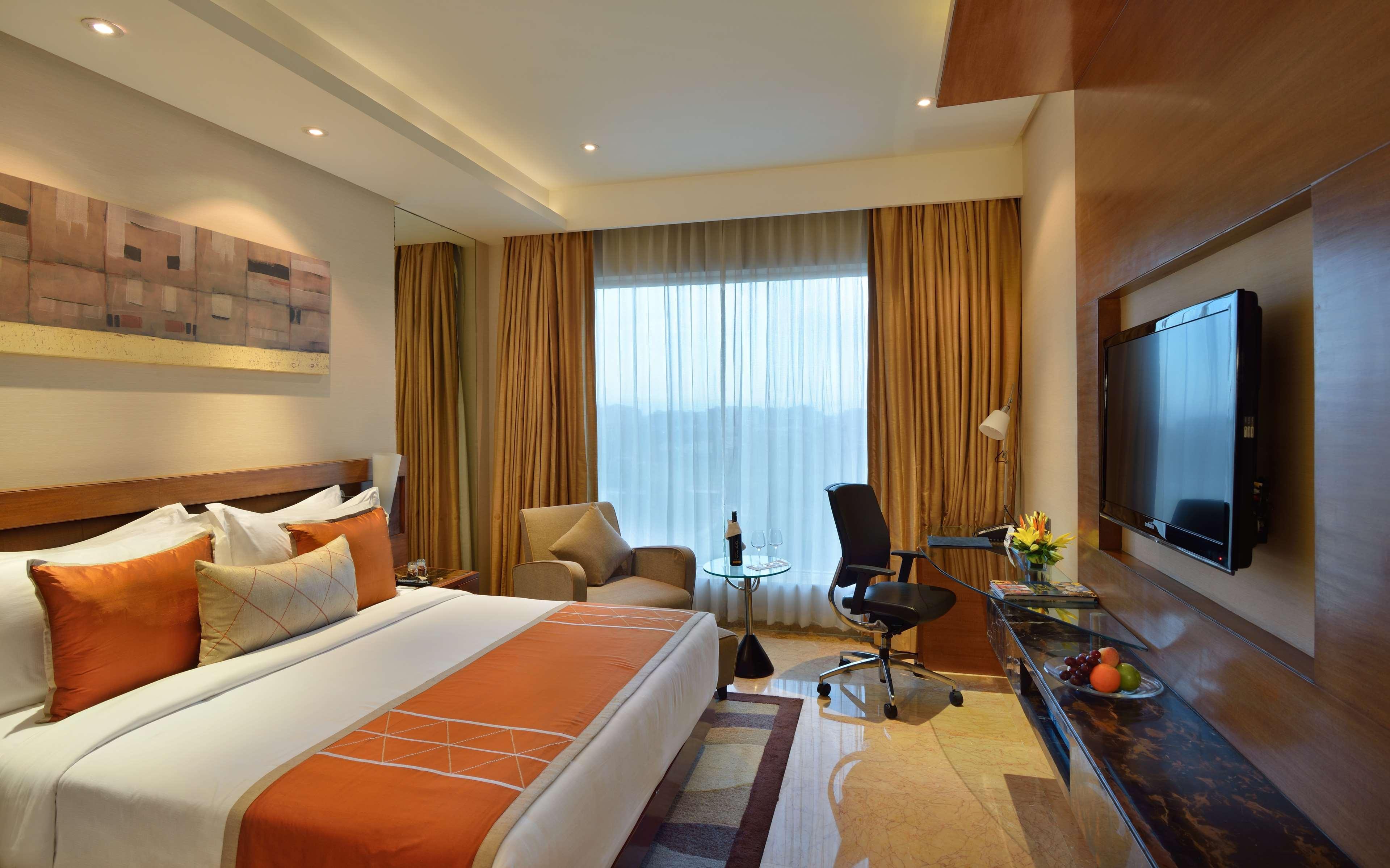 Radisson Blu Kaushambi Delhi Ncr Hotel Ghaziabad Exterior foto